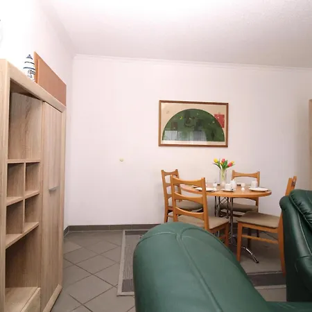 Droese, Haus 8b - 13 *